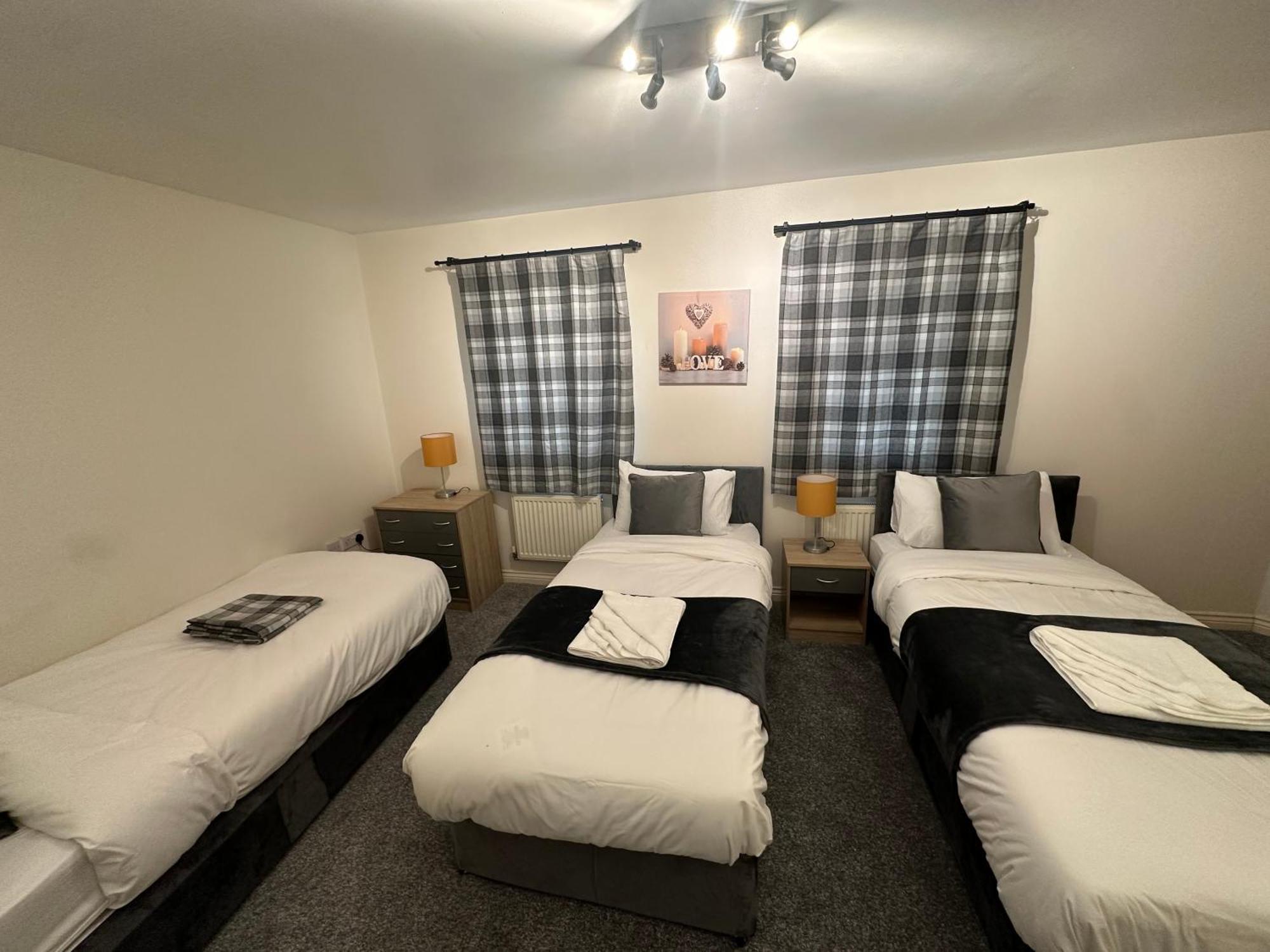 Airport Apartment *