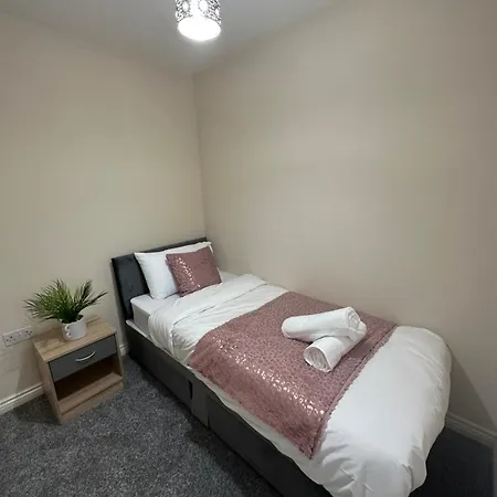 City Airport Apartment Wythenshawe Exterior photo