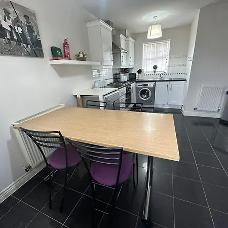 City Airport Apartment Wythenshawe Exterior photo